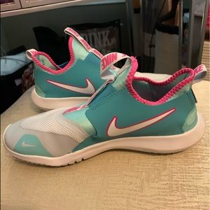Nike flex runner shoes